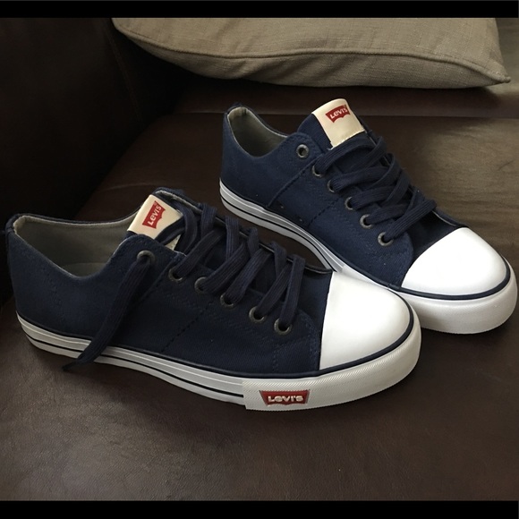 Levi's Other - Levis sneakers low top. New but without tag